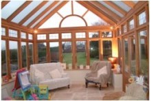 北京木結(jié)構(gòu)陽(yáng)光房制作廠家--木結(jié)構(gòu)陽(yáng)光房--北京宏鑫建筑門窗